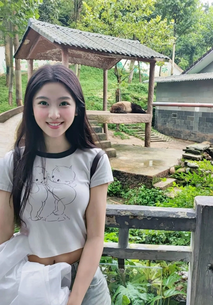 Gái xinh học cấp 3 cười duyên