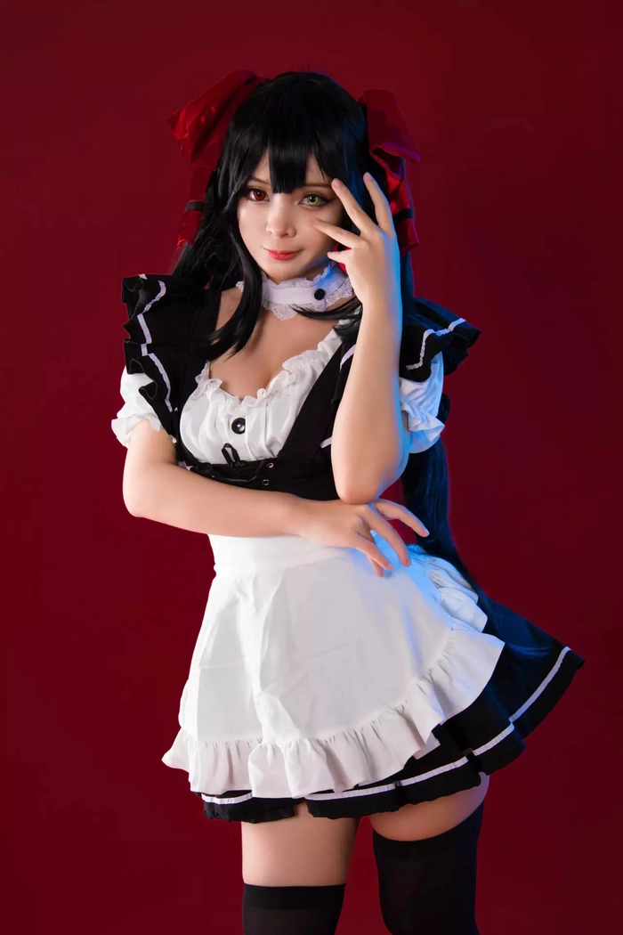 Gái xinh mặc đồ cosplay hầu gái