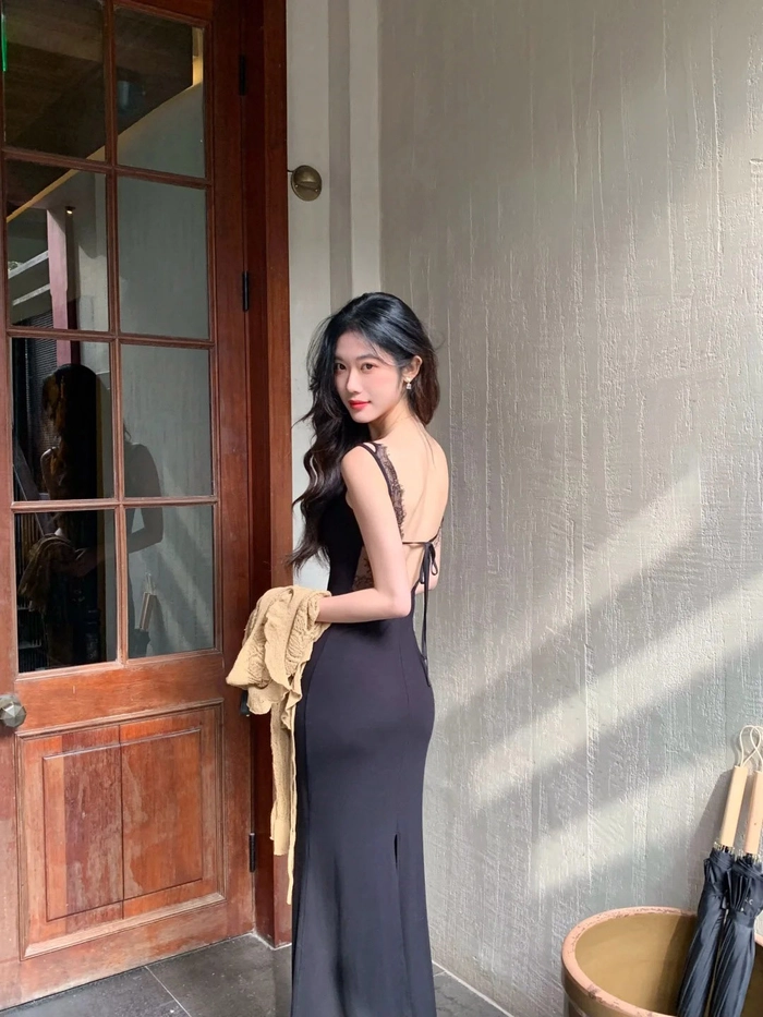Gái xinh mặc váy dài quyến rũ