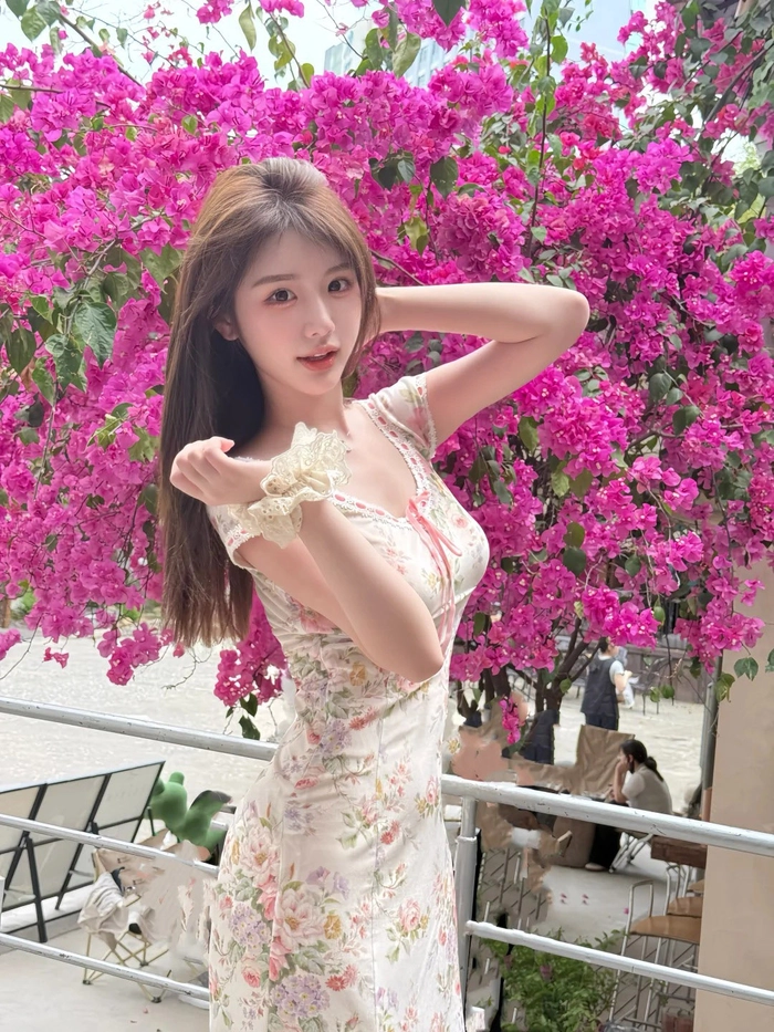 Gái xinh mặc váy đẹp cuốn hút