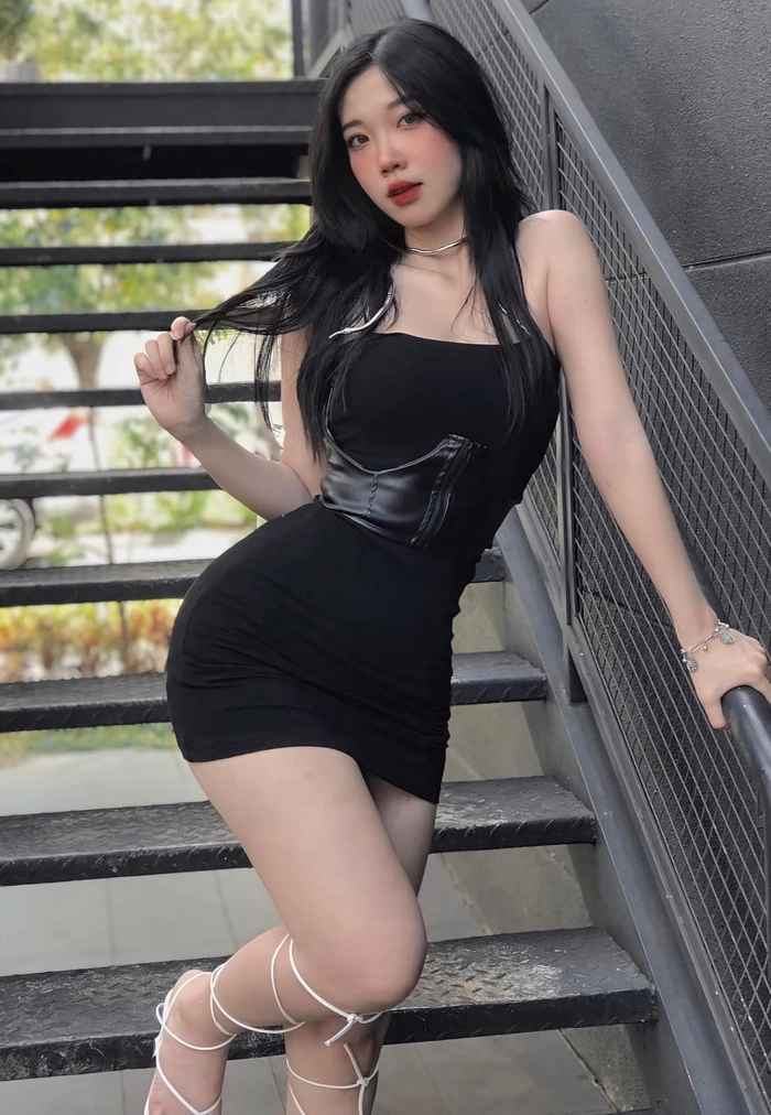 Gái xinh mông đẹp