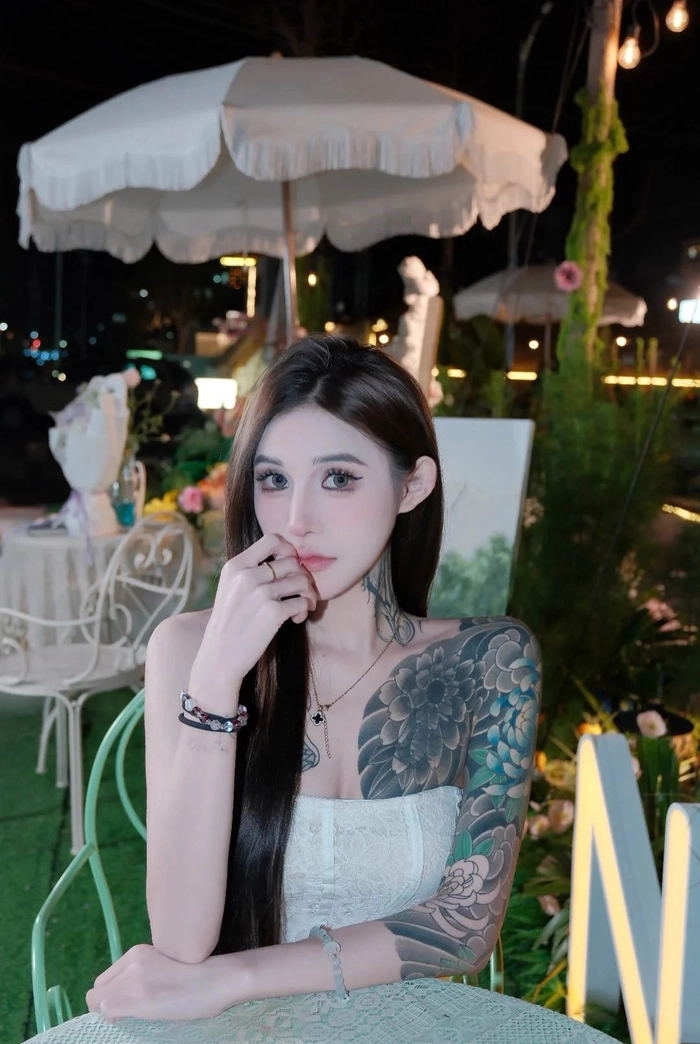 Gái xinh xăm mình chất lừ