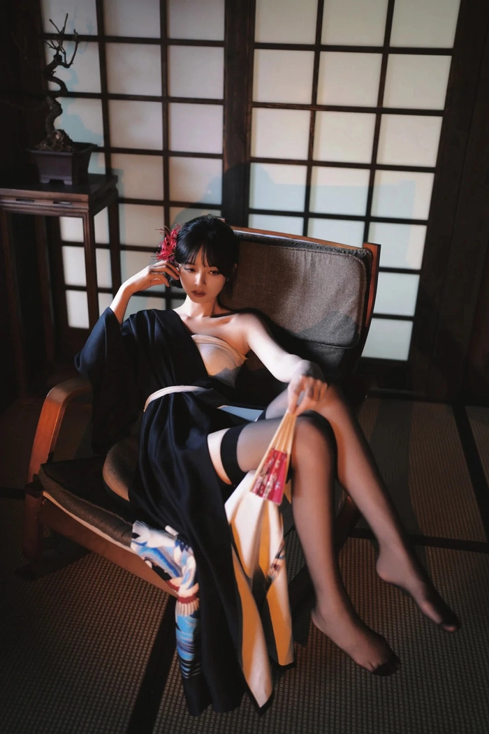 Girl sexy trong kimono truyền thống