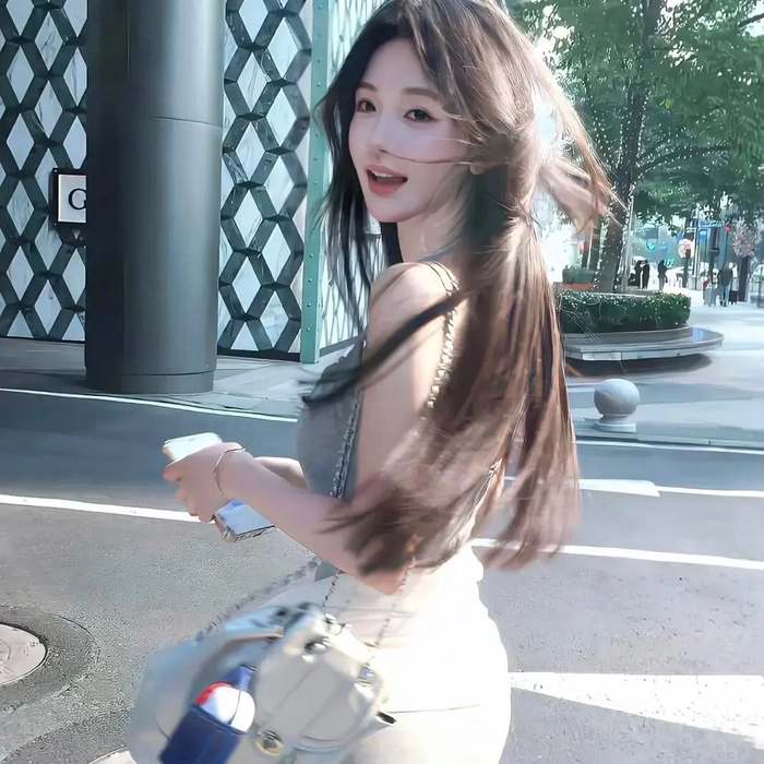Girl slayy tóc bay trong gió