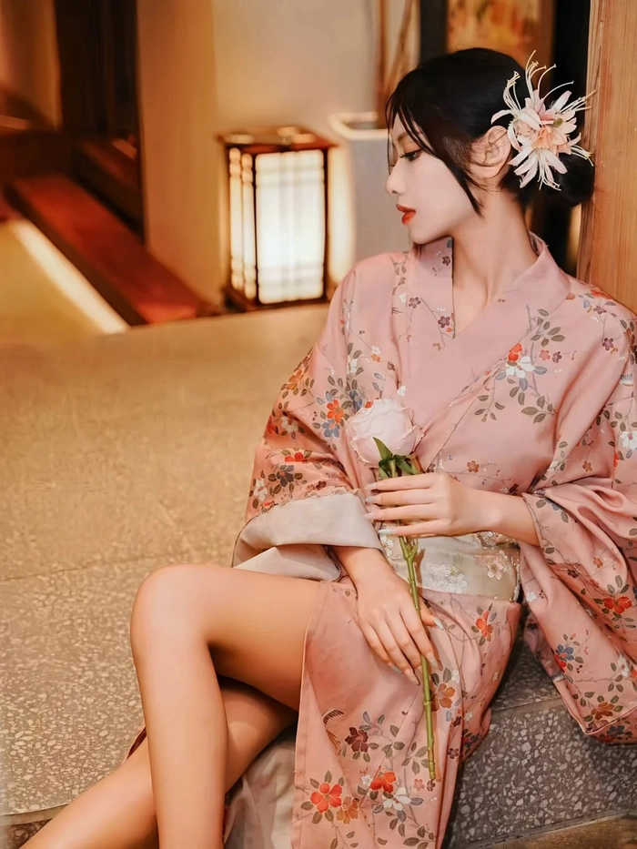 Girl xinh mặc kimono quyến rũ