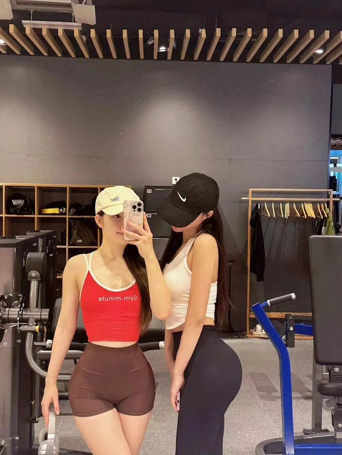Hình ảnh gái xinh tập gym