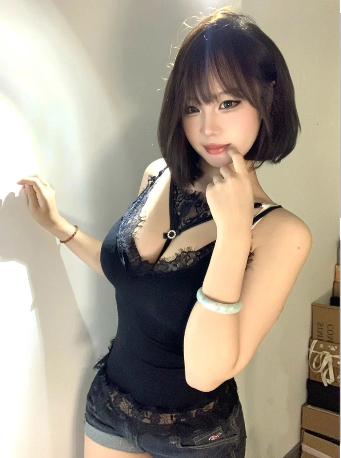Hình gái tóc ngắn xinh