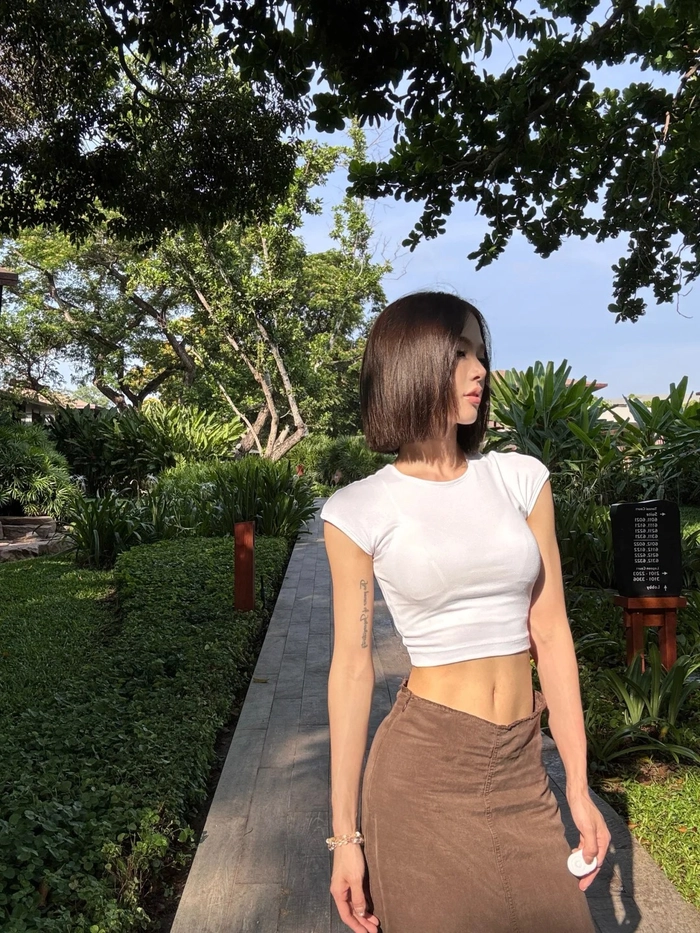 Hình gái xinh Thái Lan mặc váy body