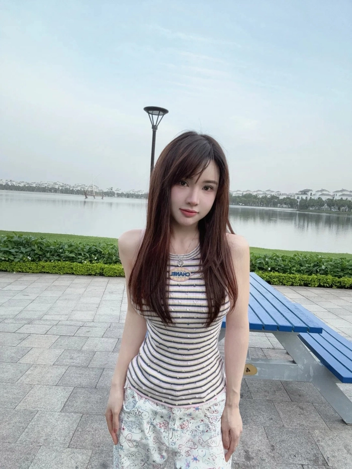 Hình gái xinh da trắng cute