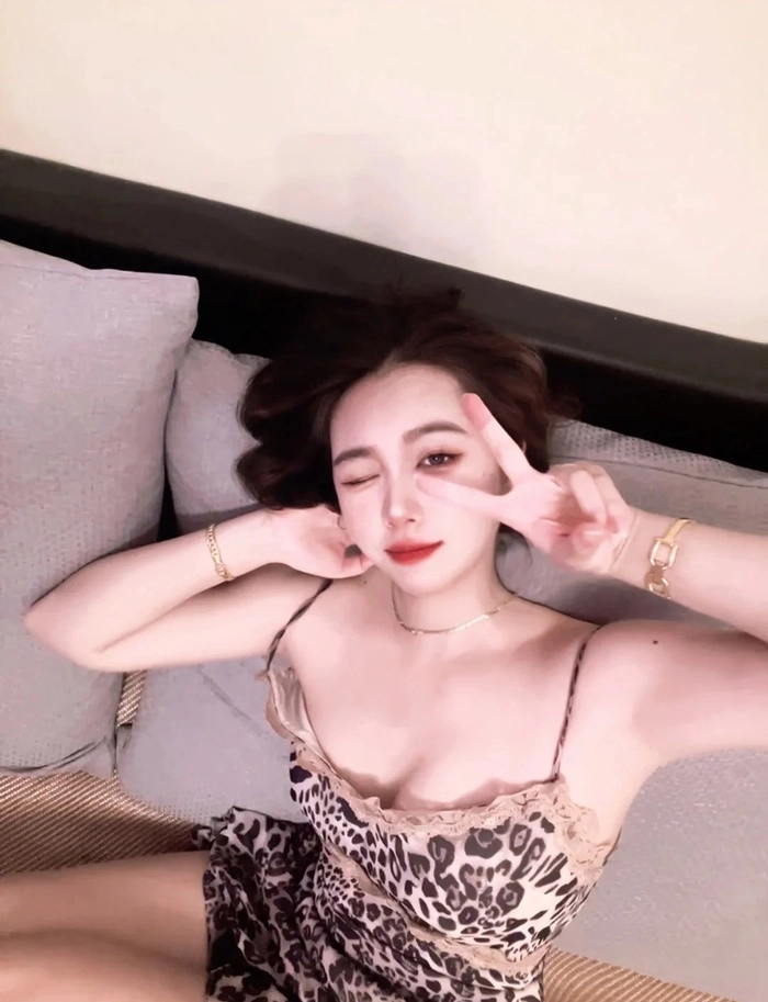 Hình gái xinh tóc ngắn Hàn Quốc