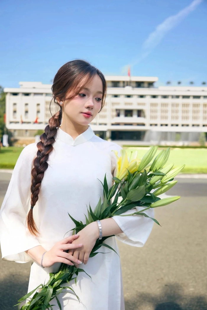 Hình nữ sinh áo dài trắng dễ thương
