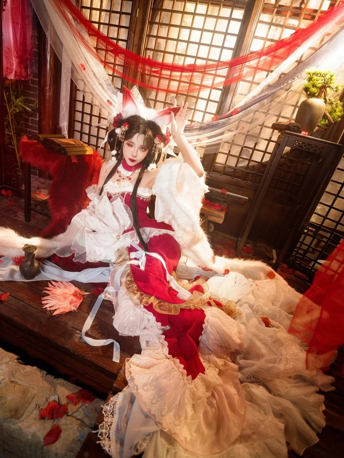 Hóa thân cosplay hồ ly tinh gợi cảm