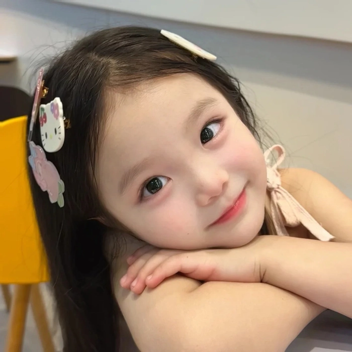 Ảnh bé gái xinh đáng yêu