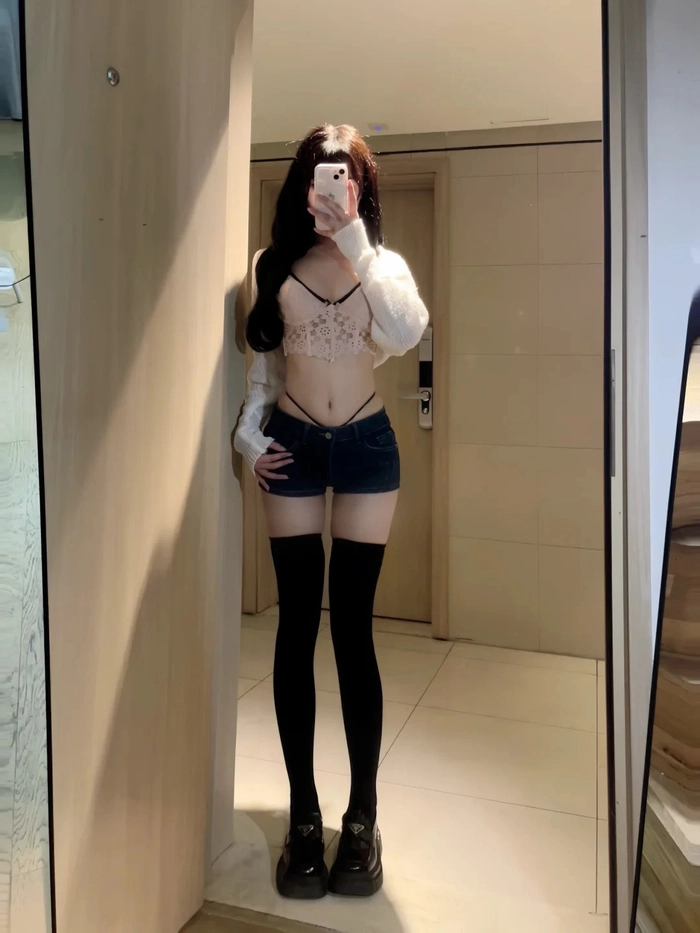 Ảnh chụp trước gương che mặt cực chất