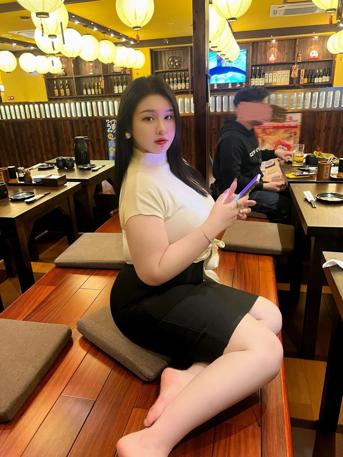 Ảnh cô gái béo xinh đẹp cực kỳ duyên dáng