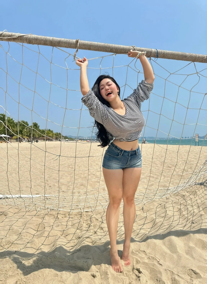 Ảnh cô gái béo xinh đẹp diện bikini