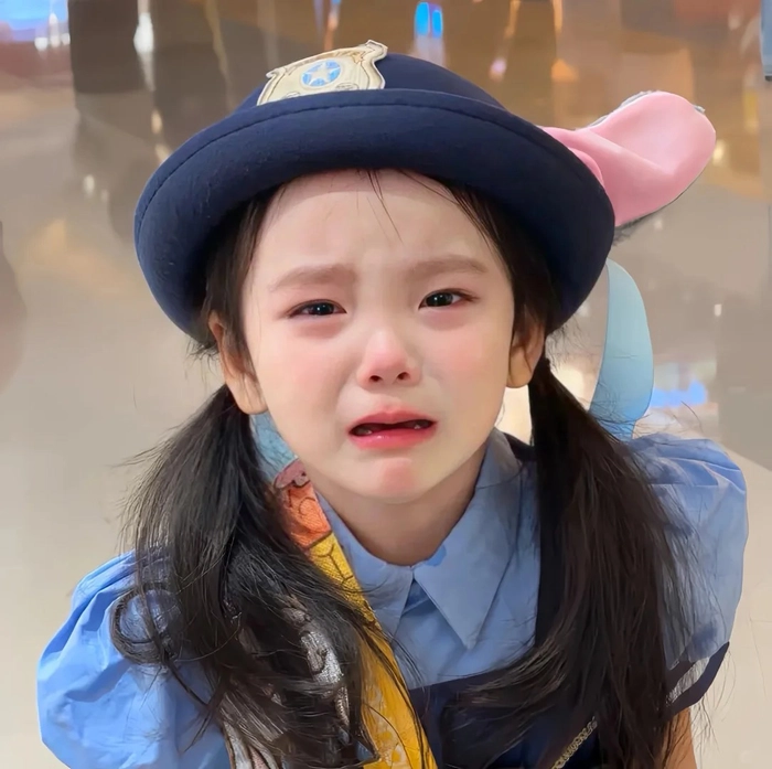 Ảnh em bé gái cute đáng yêu hết nấc