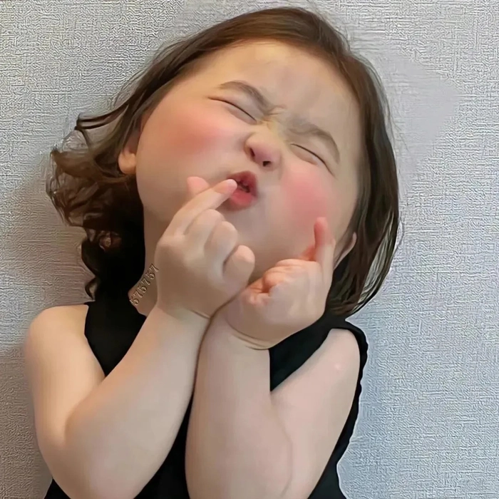 Ảnh em bé gái dễ thương
