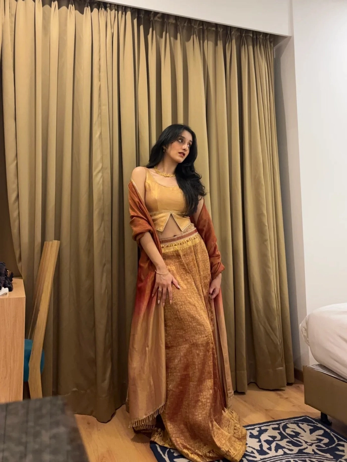 Ảnh gái Ấn Độ xinh đẹp trong studio