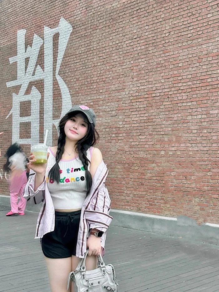 Ảnh gái béo đẹp với nụ cười rạng rỡ
