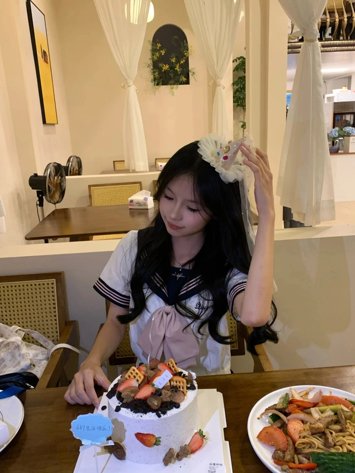 Ảnh gái xinh đeo kính che mặt 2010