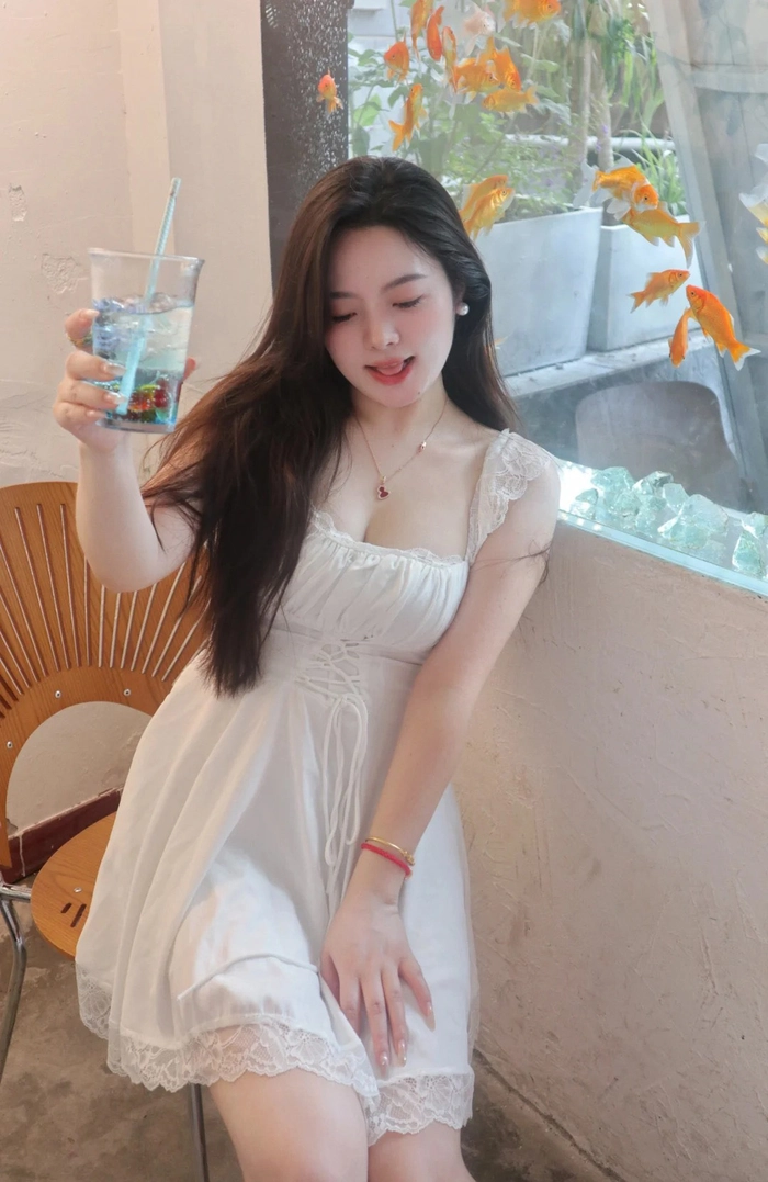 Ảnh gái xinh mũm mĩm cười tỏa nắng