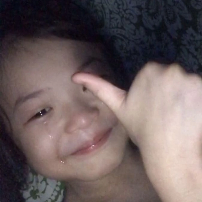 Buồn meme nhưng vẫn gượng cười
