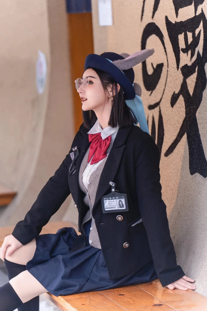 Gái xinh cosplay nữ sinh đeo kính