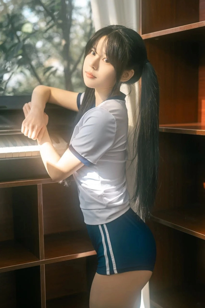 Gái xinh cosplay nữ sinh trong sáng