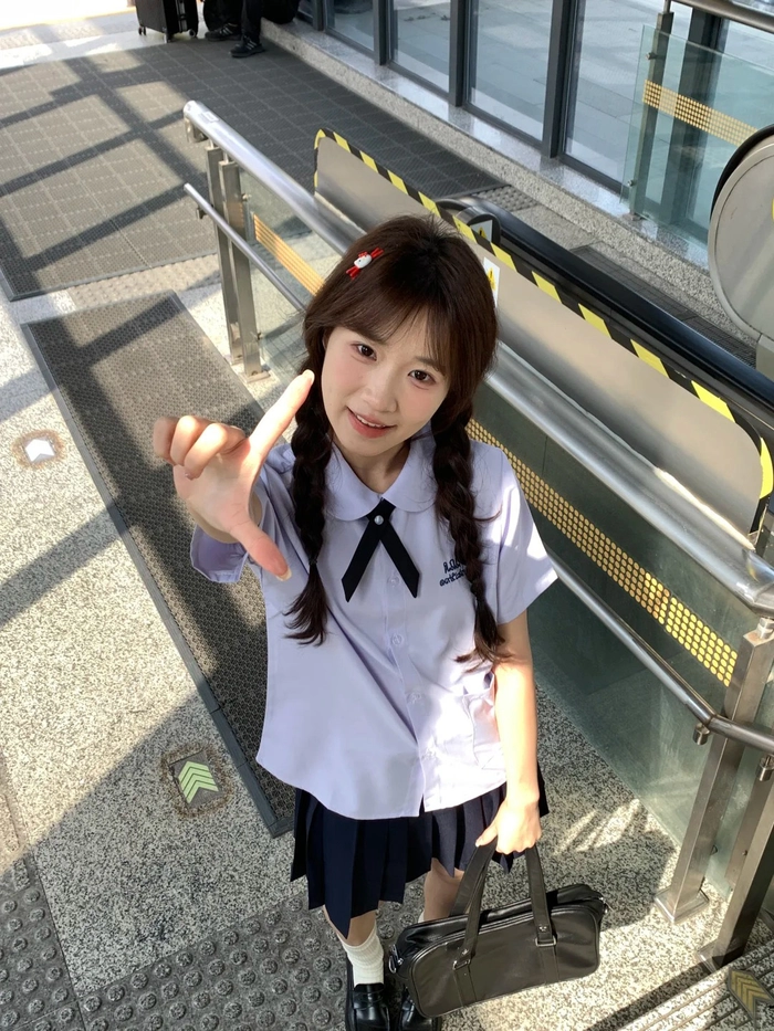 Gái xinh cosplay nữ sinh váy xếp ly