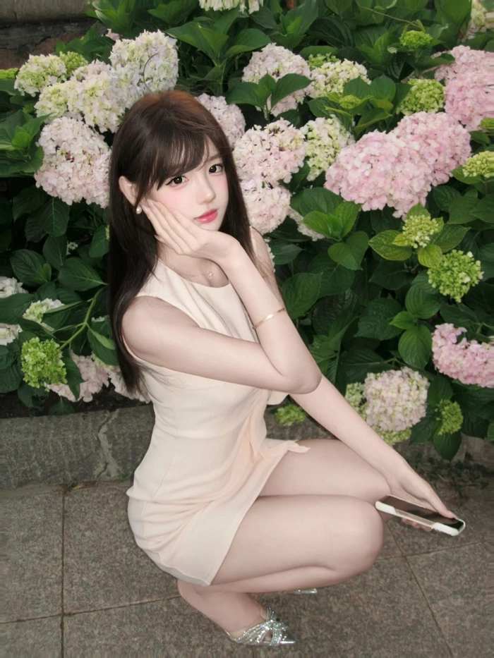 Gái xinh k 5 diện váy ngắn trẻ trung