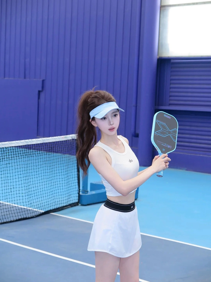 Gái xinh pickleball tạo dáng cực ngầu trên sân