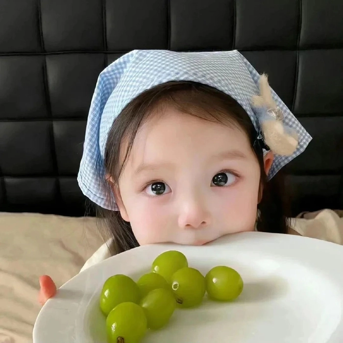 Hình ảnh bé gái xinh đẹp tựa thiên thần