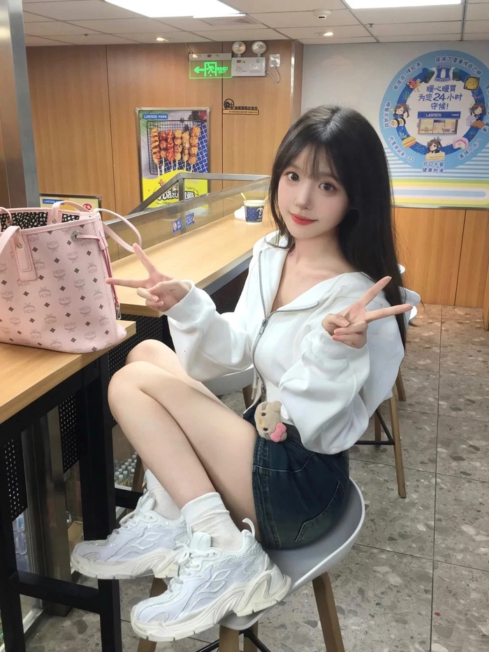 Hình ảnh gái xinh 2k10 nhẹ nhàng dễ thương