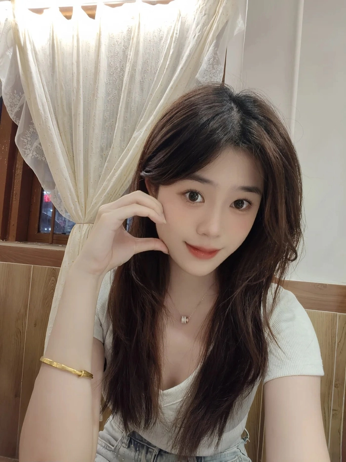Hình ảnh gái xinh 2k5 gợi cảm