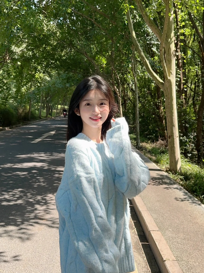 Hình ảnh gái xinh k7 với outfit học sinh