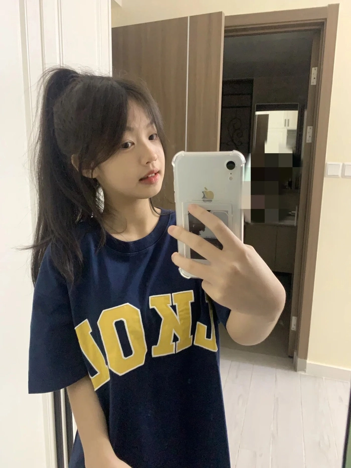 Hình ảnh gái xinh lớp 7 tóc dài thướt tha