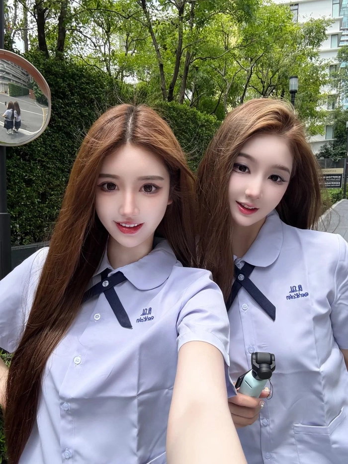 Hình gái xinh cosplay học sinh tinh nghịch