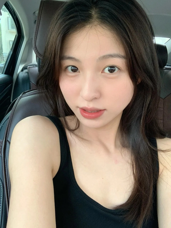Hình girl xinh mặt mộc đẹp tự nhiên