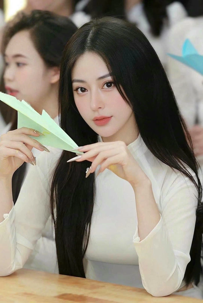 Hình nền gái xinh mặc áo dài ấn tượng