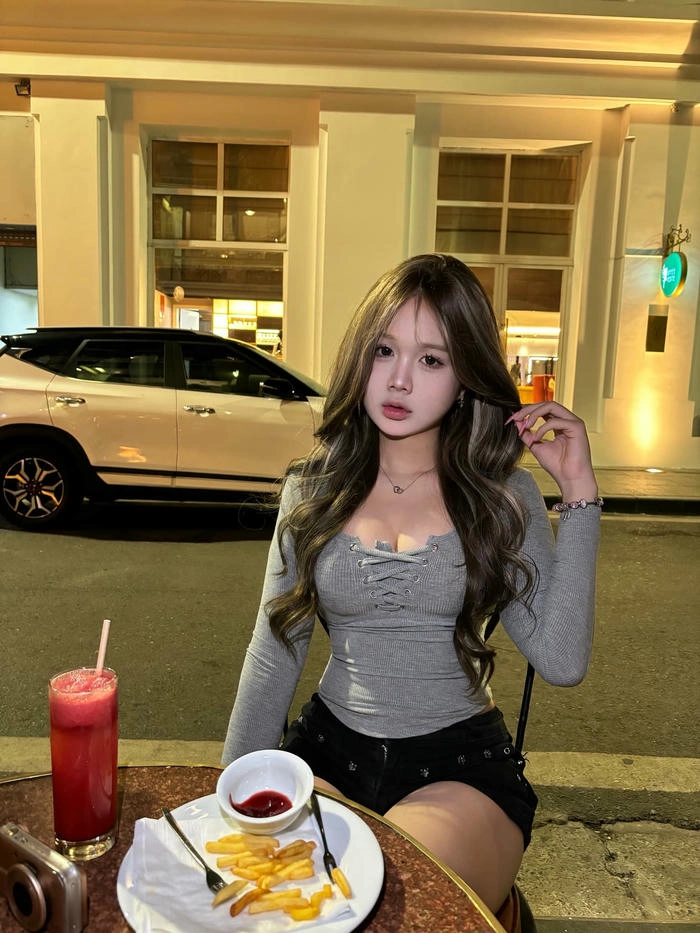Hình nền gái xinh mặc đồ gợi cảm