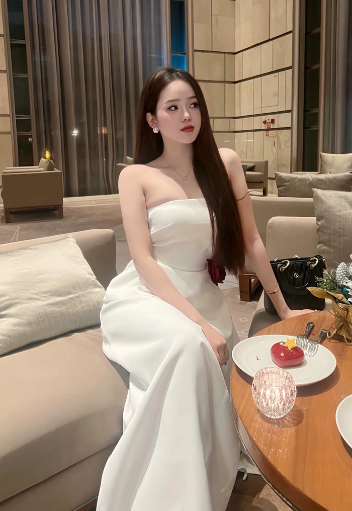 Hình nền gái xinh mặc váy trắng
