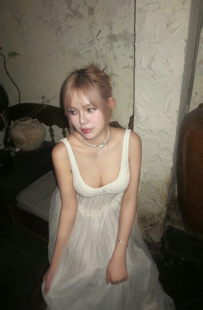 Hình nền máy tính gái xinh quyến rũ