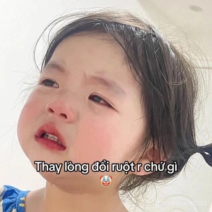 Meme buồn em bé rơm rớm