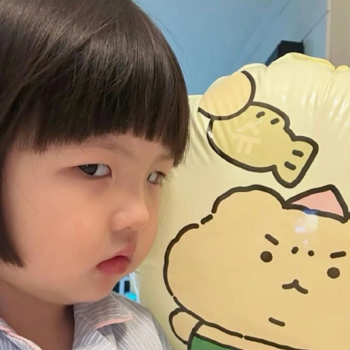 Meme liếc xéo cực mặn