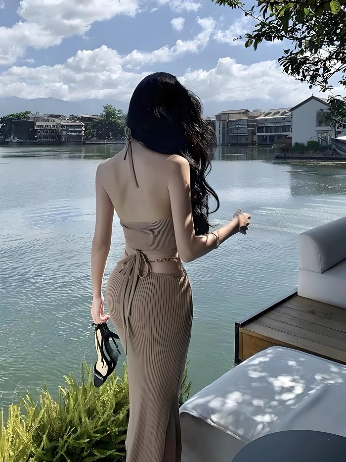 ảnh chụp phía sau quý cô sang chảnh