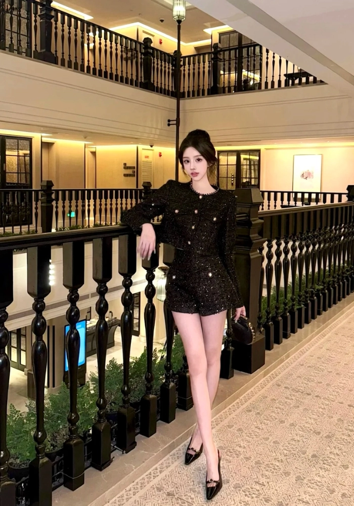 ảnh gái xinh mặc váy đen sang chảnh