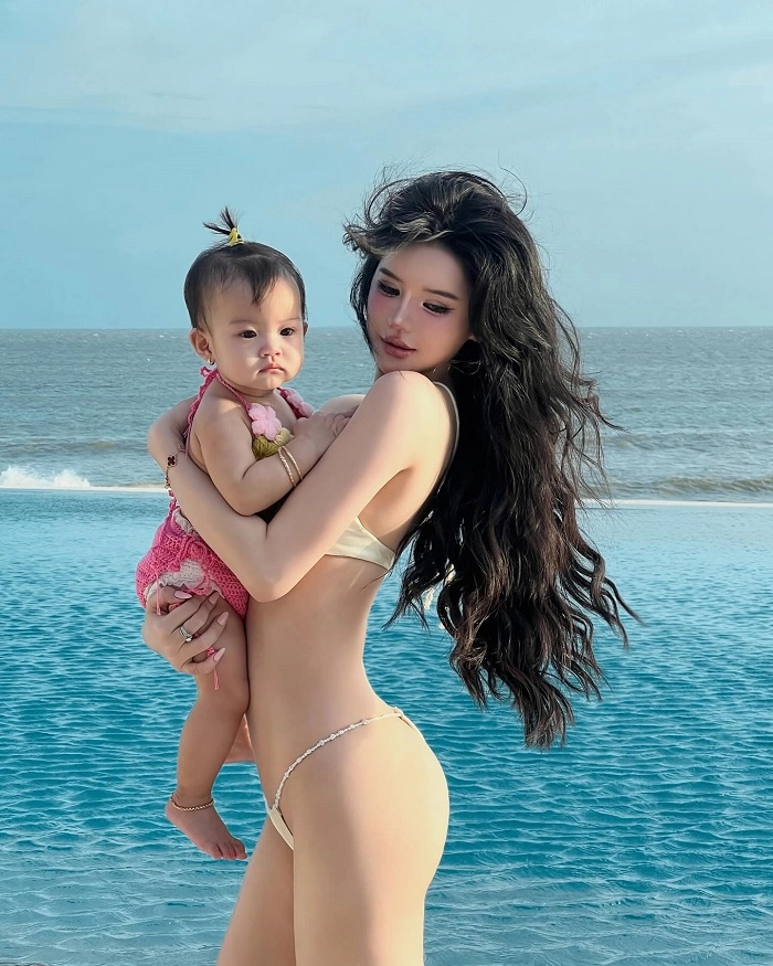 ảnh gái xinh sang chảnh đi bikini
