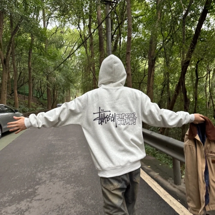 ảnh trai đẹp quay lưng với áo hoodie