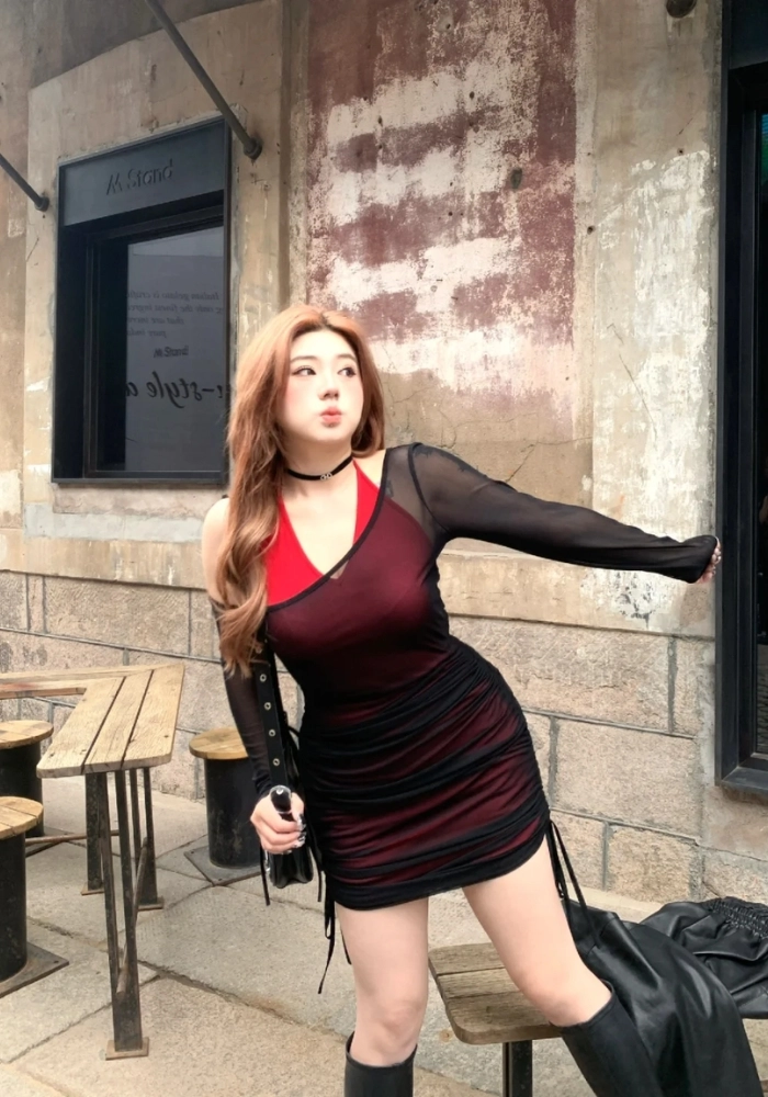 gái xinh mặc váy lưới đen cute